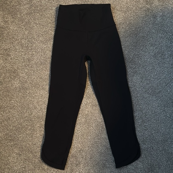 LULULEMON Revitalize Crop (21") *Black* - Picture 6 of 12